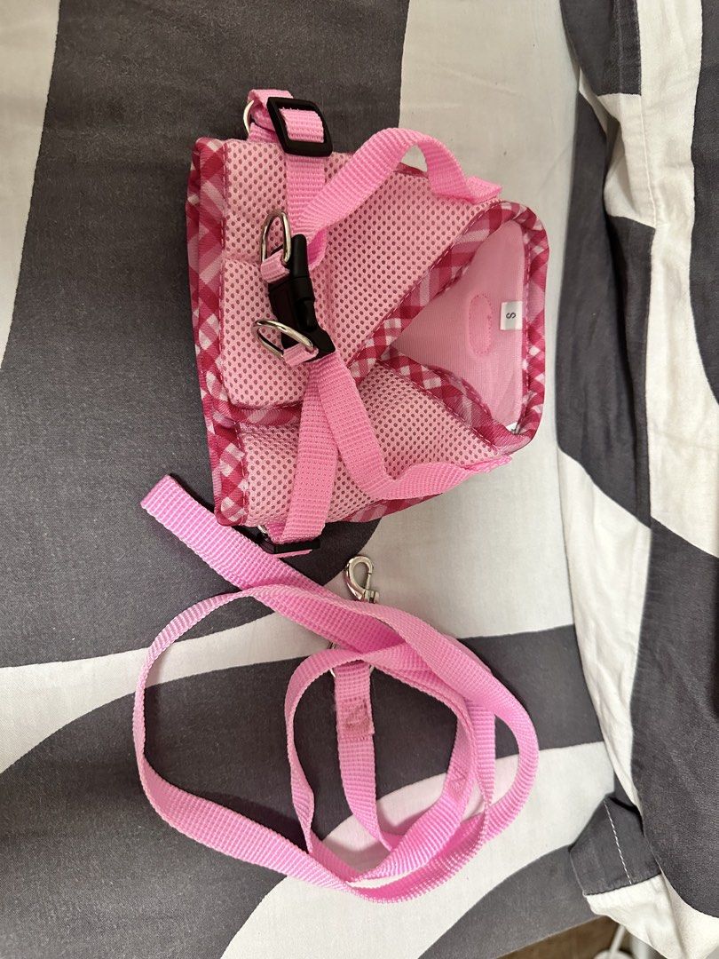 Pink Checkered Mesh Small Pet Harness and Leash Set (Category: Homes & Other Pet Accessories) located in Pasig City. Submitted by mcetadc (Listing ID 1468250552, Image 2). Description: used twice pero maliit talaga for my dog Bust: 11-13.3 inches Neck: 9.4-12.6 inches would fit a below 3kg dog, measure niyo nalang alaga niyo to be sure. SF shouldered by buyer No returns or refunds 📍kapitolyo, pasig city .
