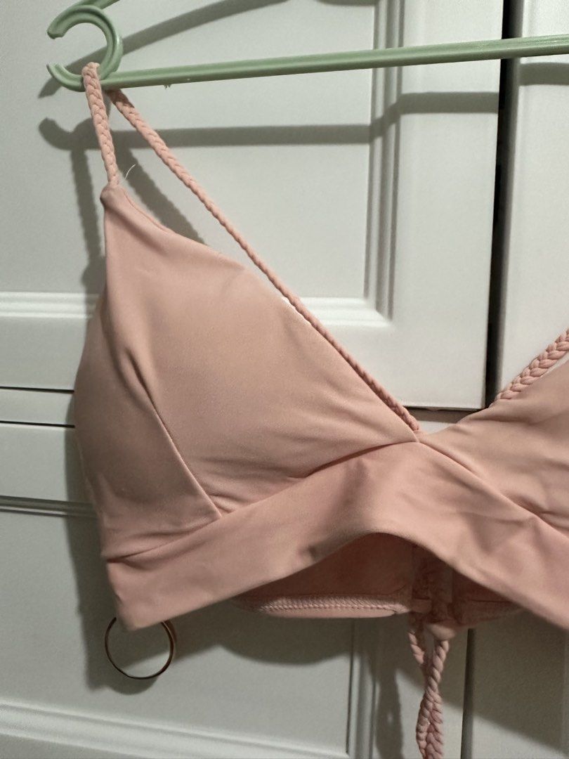 Pink Swim Top (Category: Bikinis & Swimsuits) located in Naic. Submitted by cilissa (Listing ID 1468231570, Image 2). Description: used once med size Padded Adjustable PM for inquiries.