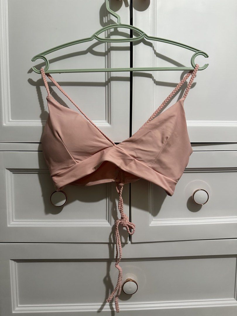Pink Swim Top (Category: Bikinis & Swimsuits) located in Naic. Submitted by cilissa (Listing ID 1468231570, Image 1). Description: used once med size Padded Adjustable PM for inquiries.