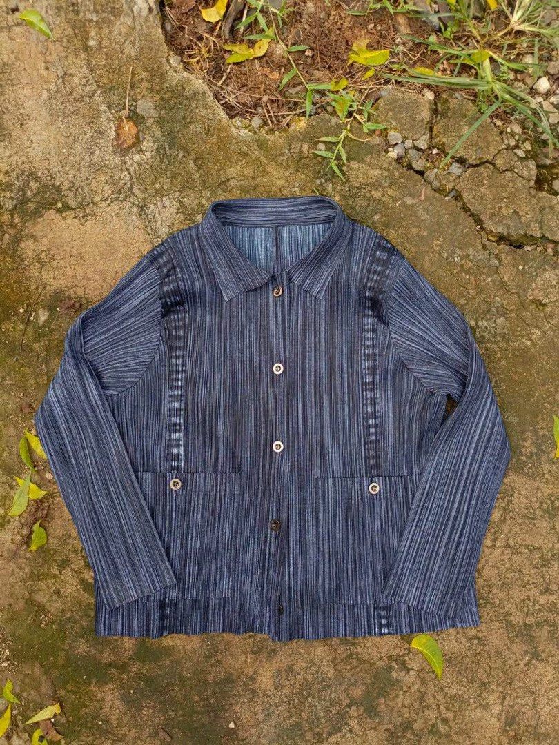 PLEATS PLEASE (Category: Coats, Jackets and Outerwear) located in Davao. Submitted by jedee31 (Listing ID 1468095435, Image 1). Description: Made in japan Yours na @1,200 .