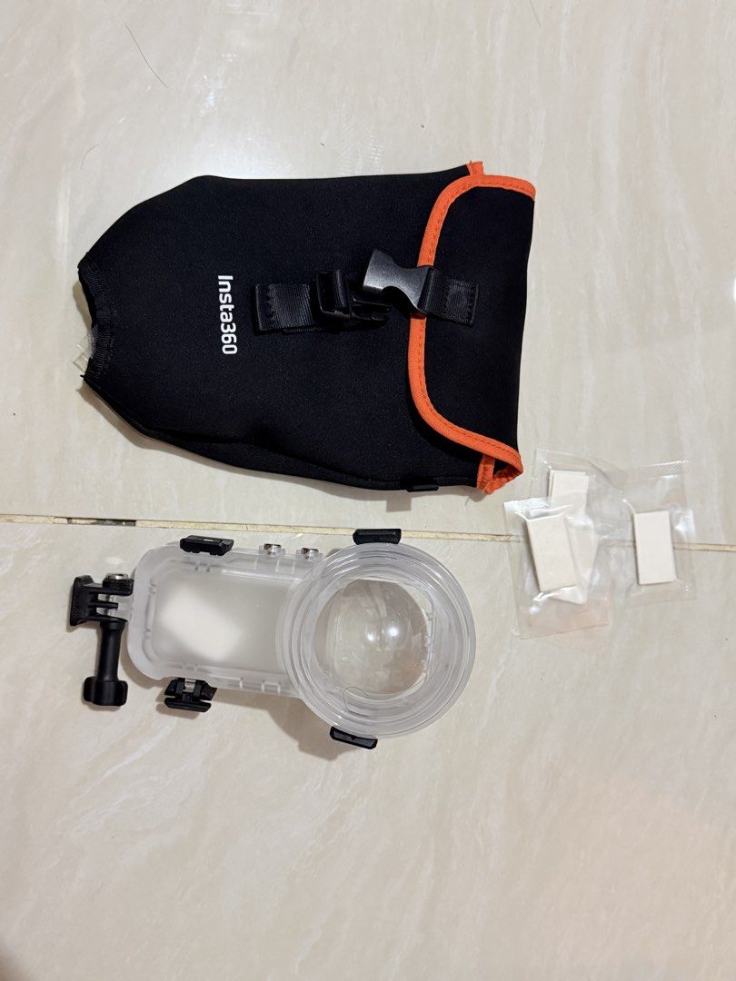PLS READ BELOW ❗️ Insta360 Dive Case with Pouch and Inserts (Category: Camera Bags & Carriers) located in Paranaque City. Submitted by pv4lacapa (Listing ID 1468196322, Image 2). Description: 1. Insta360 X5 Invisible Dive Case – ₱4,800 Standard dive housing Original box 2. Insta360 X5 Invisible Dive Case Pro – ₱5,800 Pro dive housing Original box Negotiable for sure buyers! Also available in unit + accessories + dive cases BUNDLE❗️.