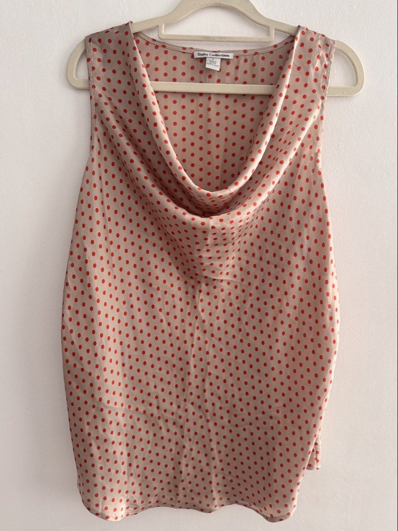 Polka Dots Cowl Neck (Category: Others Tops) located in Paranaque City. Submitted by simplylizzy (Listing ID 1468070027, Image 2). Description: first photo for inspo super nice but not my size na.