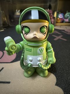 POP MART MEGA SPACE MOLLY 100% 第4代 心悅, 玩具收藏品, 手辦及模型, 設計師玩具及盲盒 - Carousell