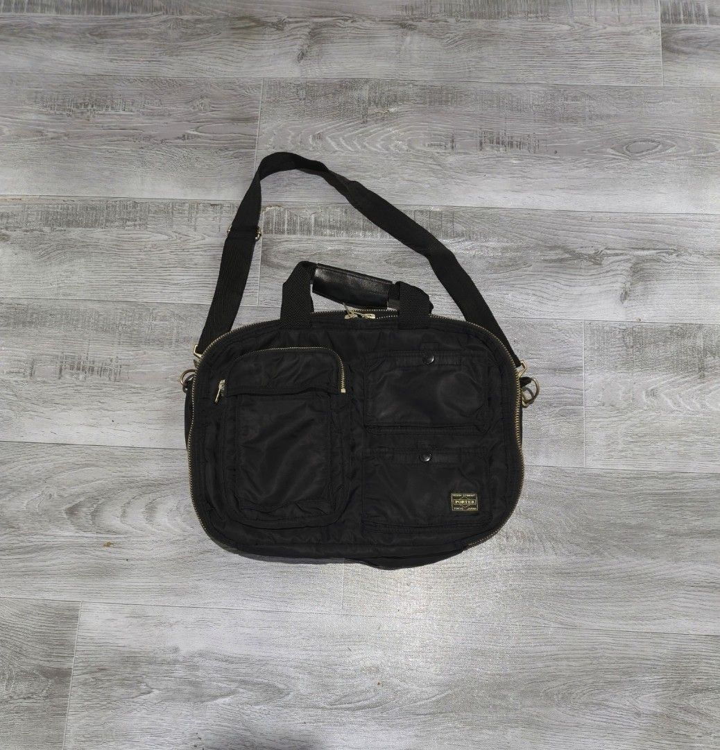 PORTER MESSENGER BAG (Category: Sling Bags) located in Tagum. Submitted by danelle_closet1106 (Listing ID 1468173253, Image 1). Description: IN GOOD CONDITION SOLID PA PANG PSG WITH ISSUE LANG NANDYAN NA SA PIC PAKI SEE NALANG TY.