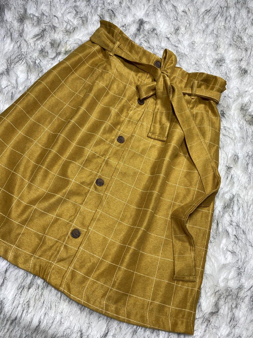 Potter’s pot (small/medium) (Category: Skirts) located in Manila. Submitted by csjlgen (Listing ID 1468174020, Image 3). Description: Stretchy.