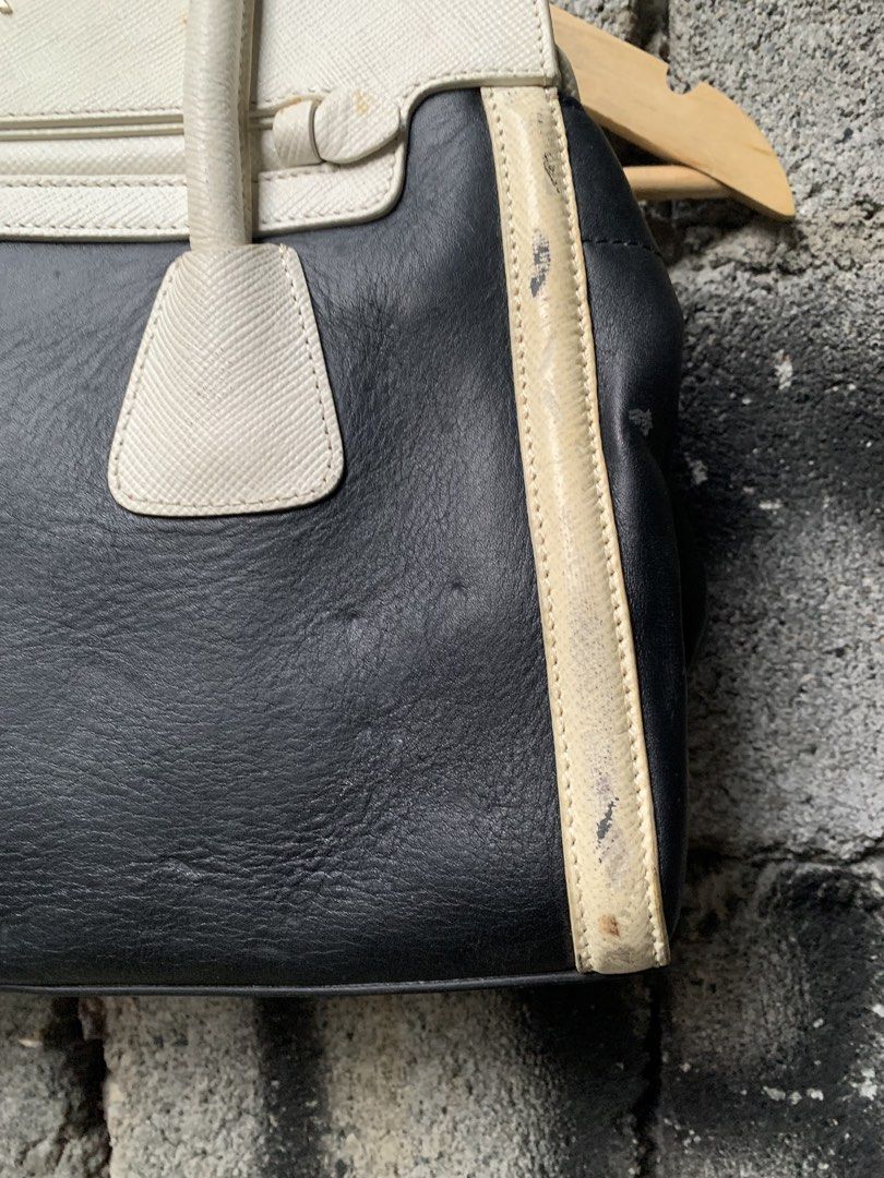 Prada (Category: Luxury Bags & Wallets) located in Davao. Submitted by terrencefinds2.0 (Listing ID 1468110521, Image 3). Description: Rank B excellent minimal issue not big still in presentable .
