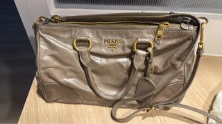 (Category: ) located in . Submitted by borntoshop89 (Listing ID 1468235433, Image 1). Description: .