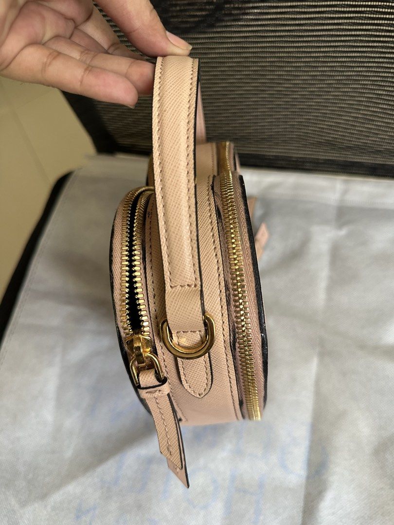 Prada Odette Heart (Category: Luxury Bags & Wallets) located in Butuan. Submitted by wear.next (Listing ID 1468106558, Image 3). Description: No inclusions Missing sling .