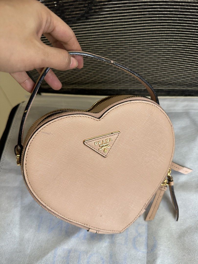 Prada Odette Heart (Category: Luxury Bags & Wallets) located in Butuan. Submitted by wear.next (Listing ID 1468106558, Image 1). Description: No inclusions Missing sling .