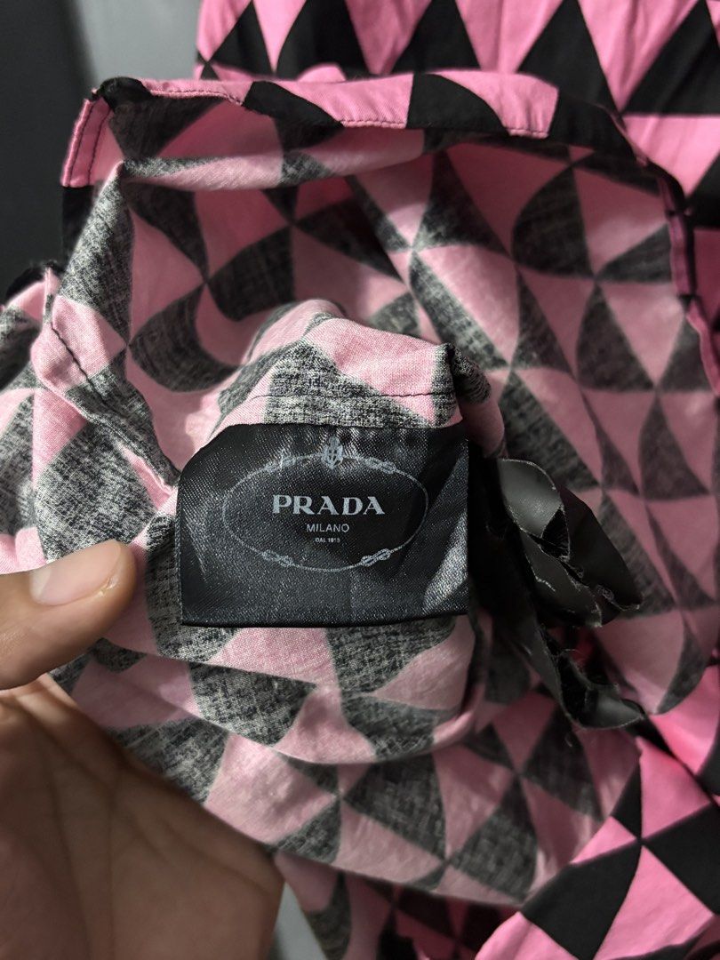 Prada Patterned Sleeveless Blouse Shirt (Category: Sleeveless) located in Iloilo. Submitted by bygone.ph (Listing ID 1468131234, Image 3). Description: 20x26.