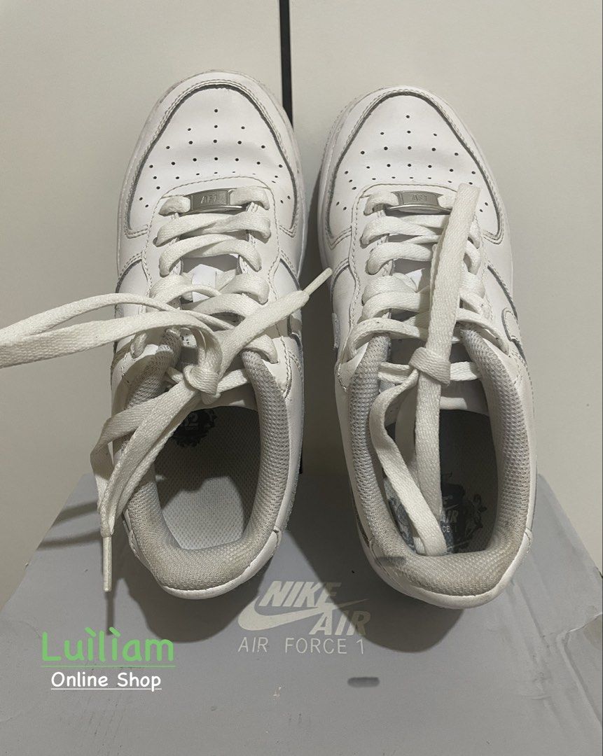 Preloved Nike Air Force 1 Triple White (Category: Sneakers) located in Marikina City. Submitted by luiliam (Listing ID 1468065130, Image 1). Description: Preloved Nike Air Force 1 LE (GS) Authentic/Original Young Adults size 4Y / 23cm / US 36 Already washed but not thoroughly Sole has a little bit stain of the gum.
