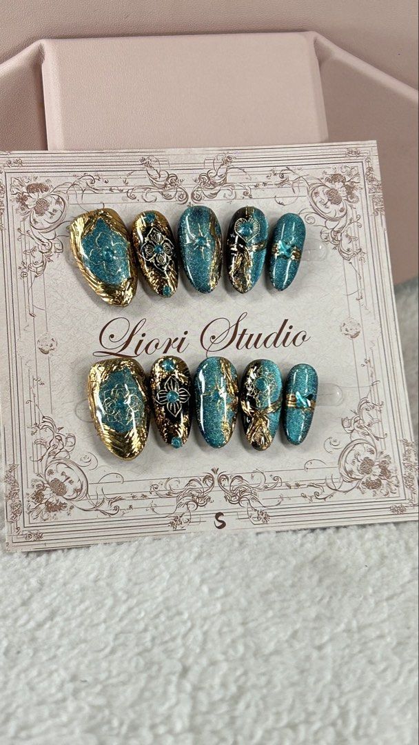 Premium Handmade Press-on Nails (Category: Hands & Nails) located in Manila. Submitted by zaralagrim41918 (Listing ID 1468113846, Image 1). Description: Original price: ₱649 Condition: like new (tried only for fitting) Size: S Inclusions: nail set, nail file, alcohol pads, sticky tabs RFS: decluttering my personal nail collection.