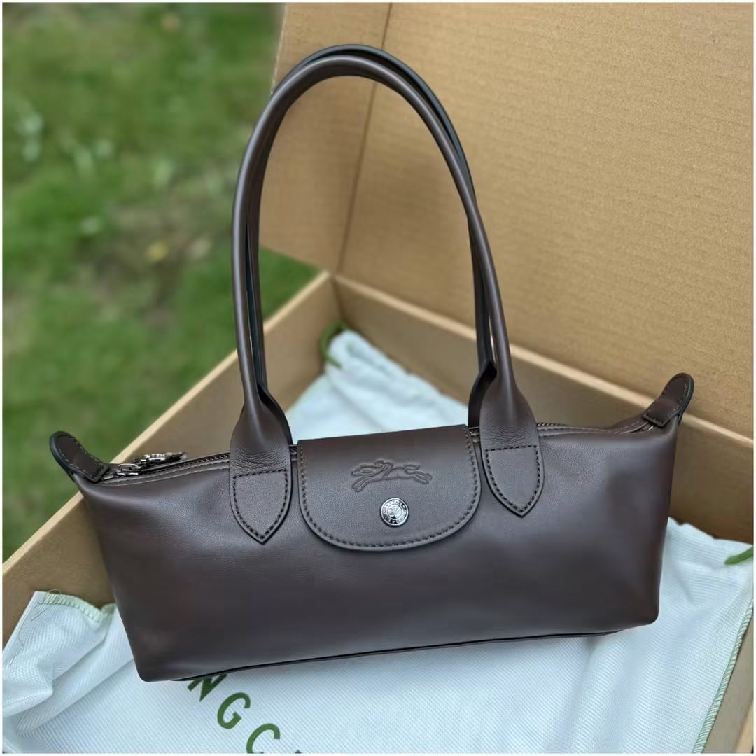 PRE-ORDER Longchamp Xtra S Shoulder Bag (Category: Luxury Bags & Wallets) located in Las Pinas. Submitted by g1rlboss.mnl.ph (Listing ID 1468129693, Image 1). Description: 📌50% DP REQUIRED TO PROCESS ORDER ✈️7-10 DAYS ETA ✅️ACTUAL PHOTOS POSTED 📌PAY FIRST BEFORE SHIPPING ❌️NO PICKUP/MEETUP 🚫IF IN DOUBT, DON'T BUY INCLUSION/S: Paper bag.