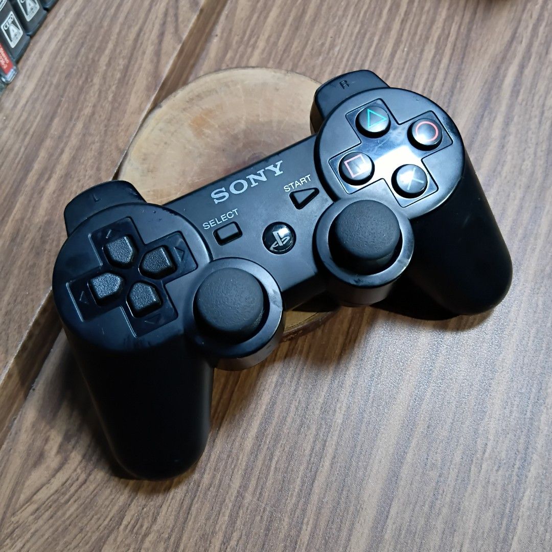 PS3 Controller Authebtic Dualshock 3 (Category: PlayStation) located in Bacoor. Submitted by labgames (Listing ID 1468222599, Image 2). Description: Ds3, Dualshock 3 for PS3 2pcs available P899 EACH In good condition 100% working 3 days warranty (all logistics shouldered by buyer PS3 SLIM STAND P199 Loc: Bacoor Pick up, Lalamove, LBC.
