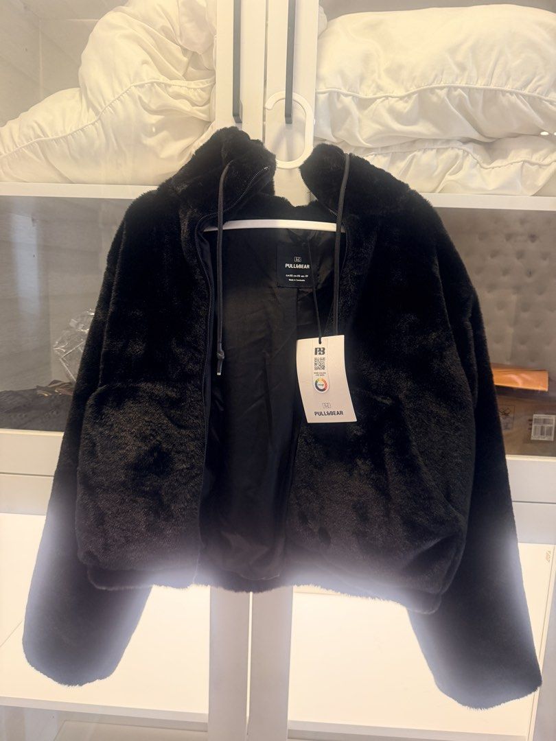 Pull and bear fur jacket (Category: Coats, Jackets and Outerwear) located in Quezon City. Submitted by destashingmycloset (Listing ID 1468107952, Image 1). Description: .