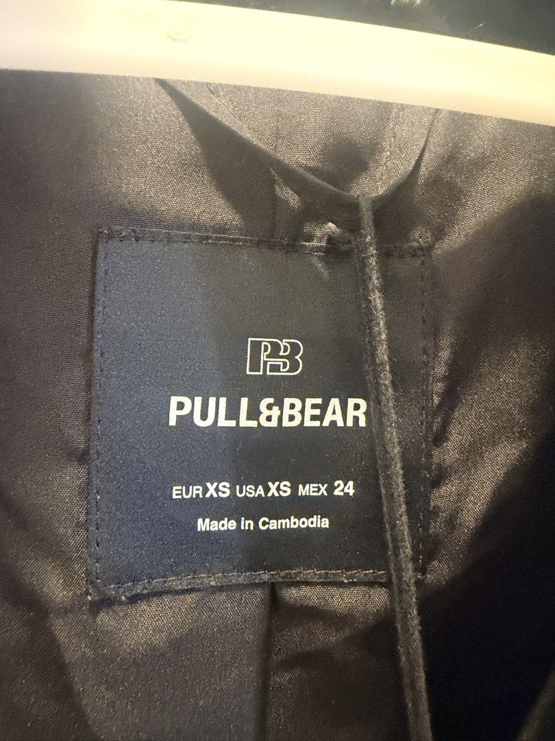 Pull and bear fur jacket (Category: Coats, Jackets and Outerwear) located in Quezon City. Submitted by destashingmycloset (Listing ID 1468107952, Image 2). Description: .
