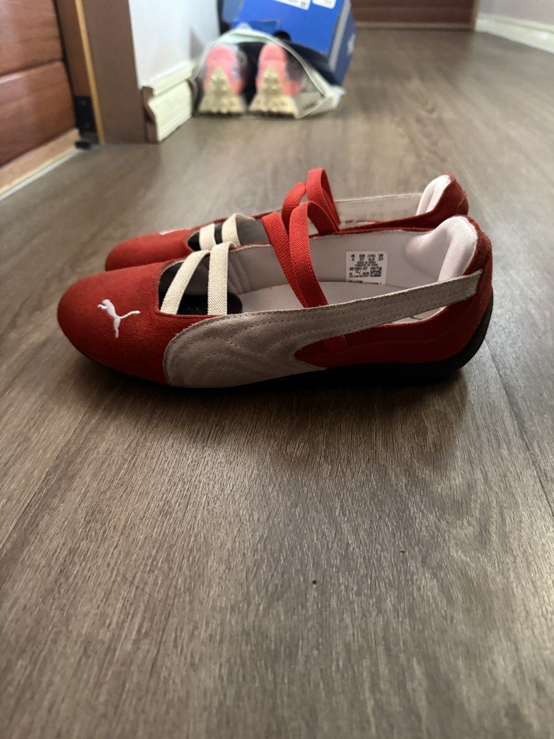 PUMA SPEEDCAT BALLET SHOES (Category: Flats & Sandals) located in Valenzuela. Submitted by ksprelovedstuffs (Listing ID 1468134785, Image 2). Description: Needs wash.