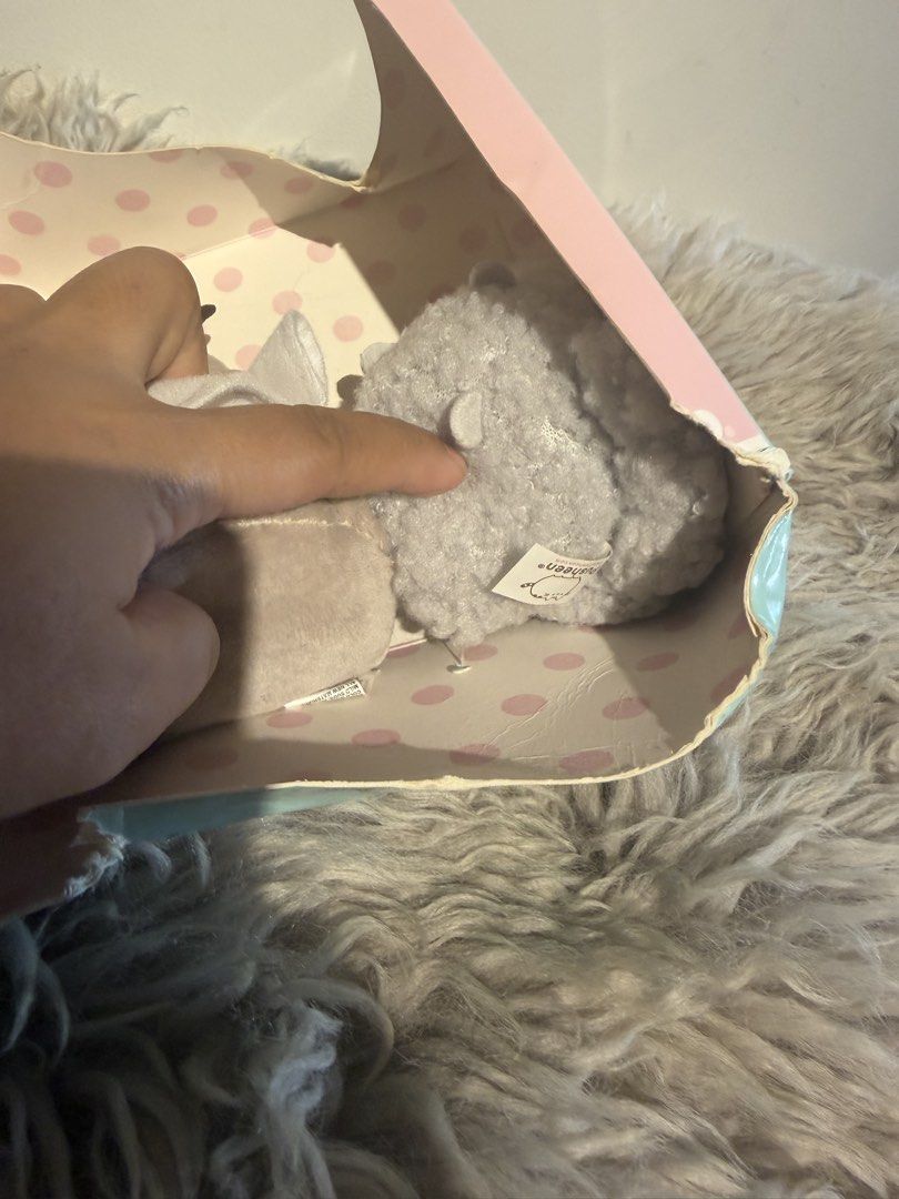 Pusheen (Category: Plushies & Soft Toys) located in La Trinidad. Submitted by reeze_24 (Listing ID 1468279020, Image 3). Description: .