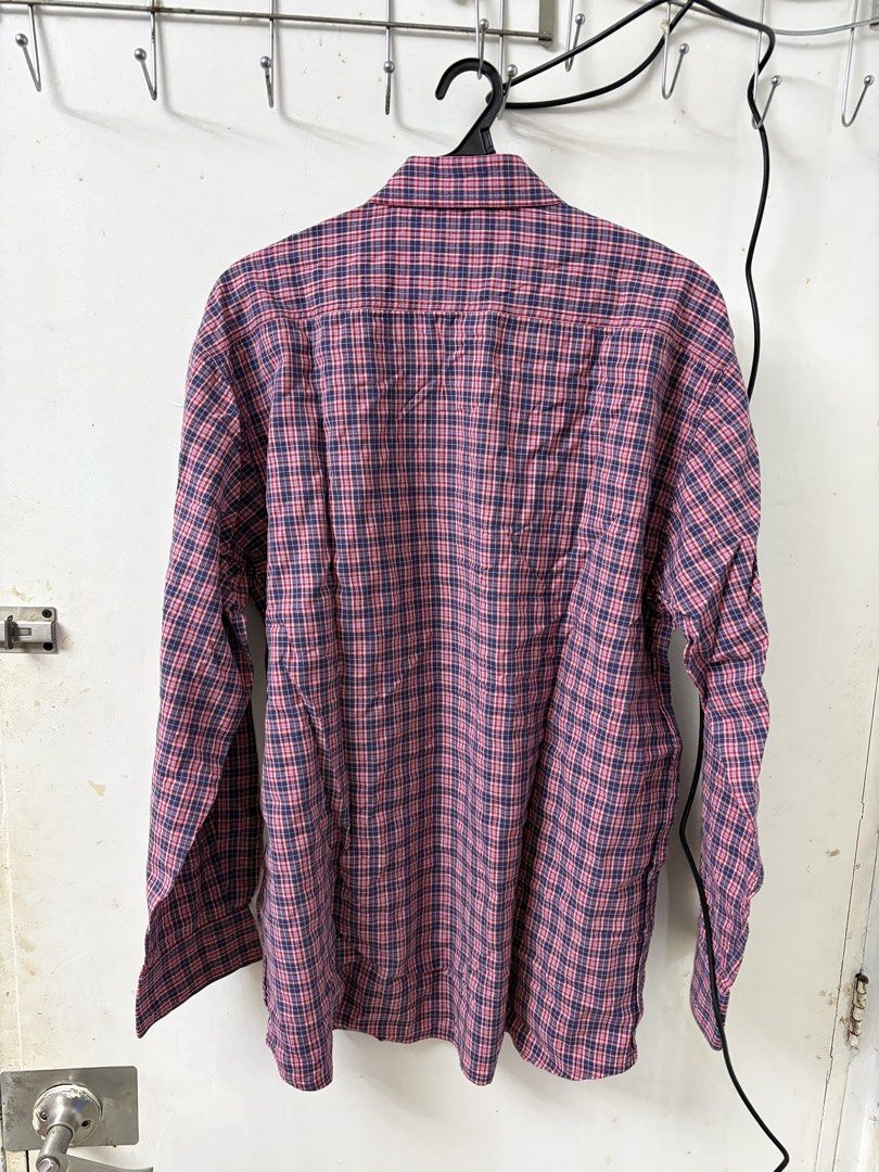 QUBA XL RED CHECKERED LONG SLEEVES (Category: Coats, Jackets and Outerwear) located in Bacoor. Submitted by ohitswaltz (Listing ID 1468153297, Image 2). Description: Meetup Bacoor Area Only. Shipping via Lalamove (PAYMENT FIRST).