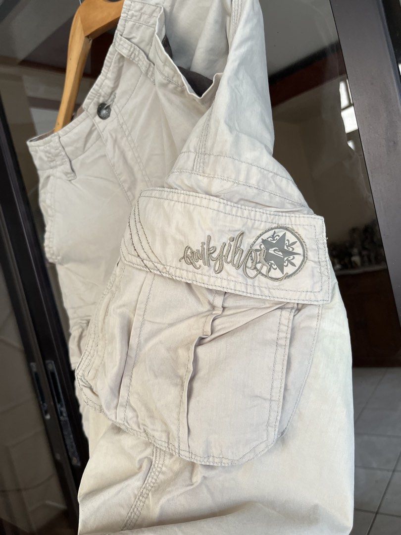 Quicksilver Cargo pants (Category: Jeans) located in San Pedro. Submitted by pitzz_stuf (Listing ID 1468178479, Image 3). Description: Quicksilver Cargo pants Condition: 9/10 Size on tag: 30 Length x Width: 34 x 15 Leg opening: 9.5 M/Mine: P450 + Shipping Fee.