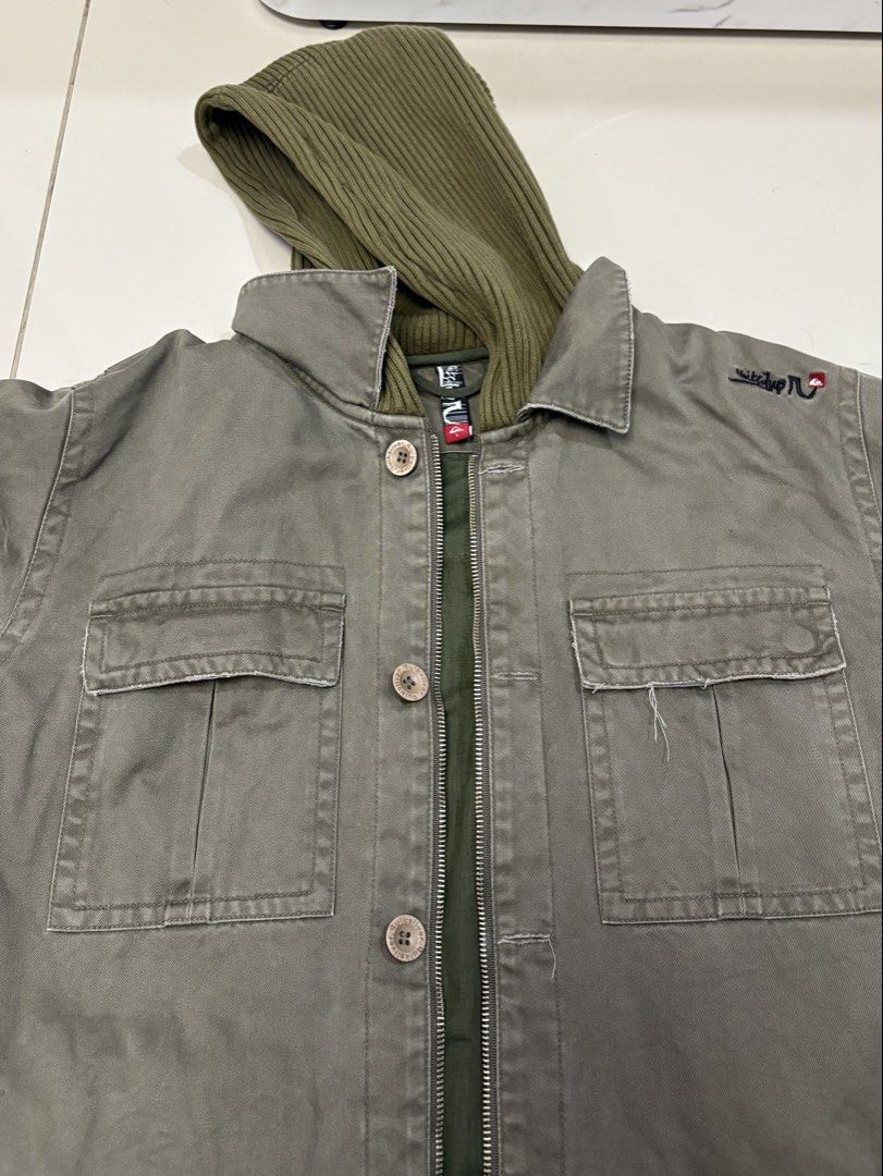 Quiksilver Jacket (Category: Coats, Jackets and Outerwear) located in Mandaluyong City. Submitted by archivesbykesh (Listing ID 1468216697, Image 2). Description: Authentic Quiksilver Size Large Length - 27 inches Width - 22 inches .