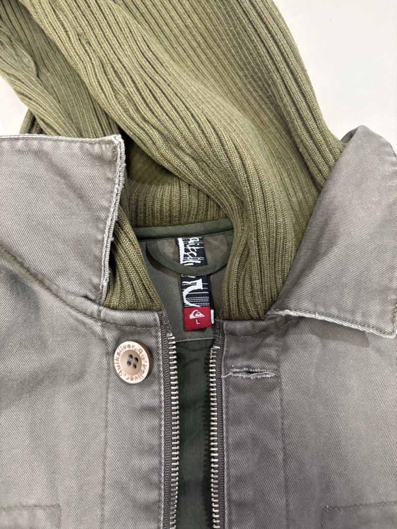 Quiksilver Jacket (Category: Coats, Jackets and Outerwear) located in Mandaluyong City. Submitted by archivesbykesh (Listing ID 1468216697, Image 3). Description: Authentic Quiksilver Size Large Length - 27 inches Width - 22 inches .