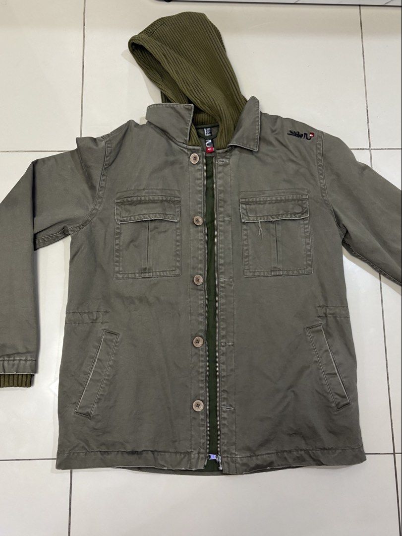 Quiksilver Jacket (Category: Coats, Jackets and Outerwear) located in Mandaluyong City. Submitted by archivesbykesh (Listing ID 1468216697, Image 1). Description: Authentic Quiksilver Size Large Length - 27 inches Width - 22 inches .