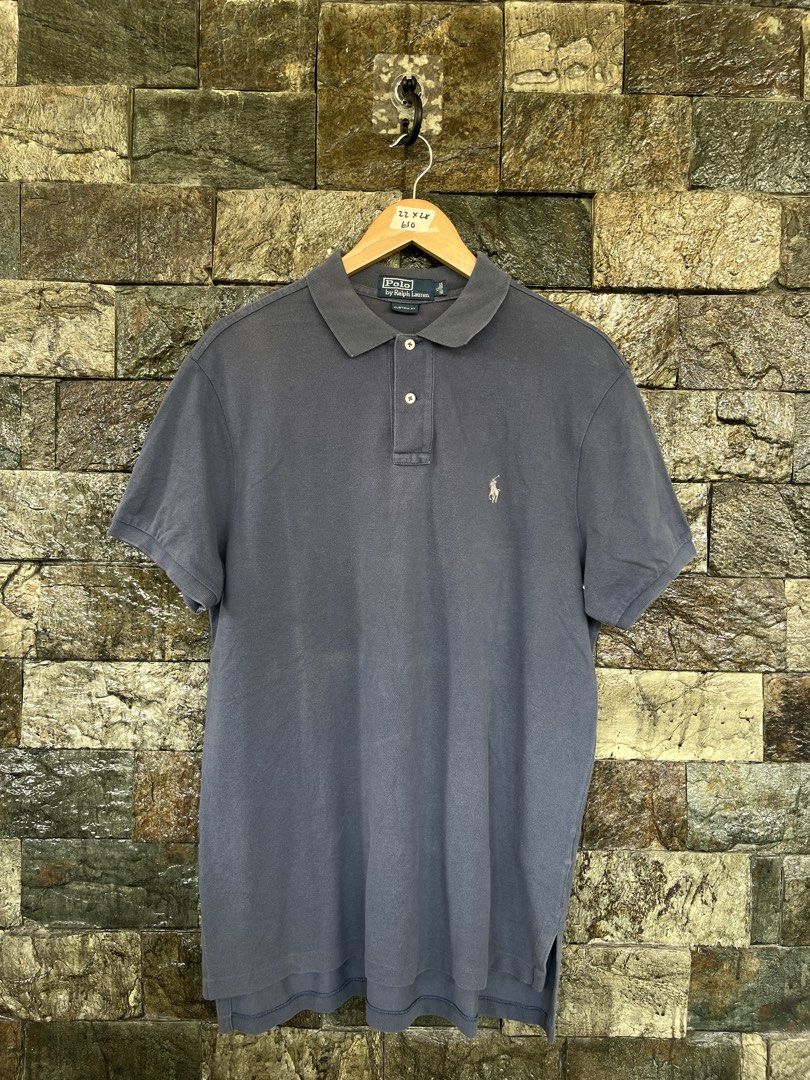 Ralph Lauren Dark Gray Poloshirt (Category: Tshirts & Polo Shirts ) located in Cagayan de Oro. Submitted by curatedheirloomph_ (Listing ID 1468231613, Image 1). Description: 𝘿𝙞𝙢𝙚𝙣𝙨𝙞𝙤𝙣𝙨: 22x28 𝘽𝙚𝙨𝙩 𝙁𝙞𝙩: Large 𝘾𝙤𝙣𝙙𝙞𝙩𝙞𝙤𝙣 & 𝘾𝙤𝙡𝙤𝙧 𝙍𝙖𝙩𝙚: Excellent (9.5/10) 𝙄𝙨𝙨𝙪𝙚: Signs of usage 𝘼𝙪𝙩𝙝𝙚𝙣𝙩𝙞𝙘𝙞𝙩𝙮 𝘿𝙚𝙘𝙡𝙖𝙧𝙖𝙩𝙞𝙤𝙣: Authentic.