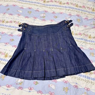 (Category: ) located in . Submitted by eladela.closet (Listing ID 1468066912, Image 1). Description: .
