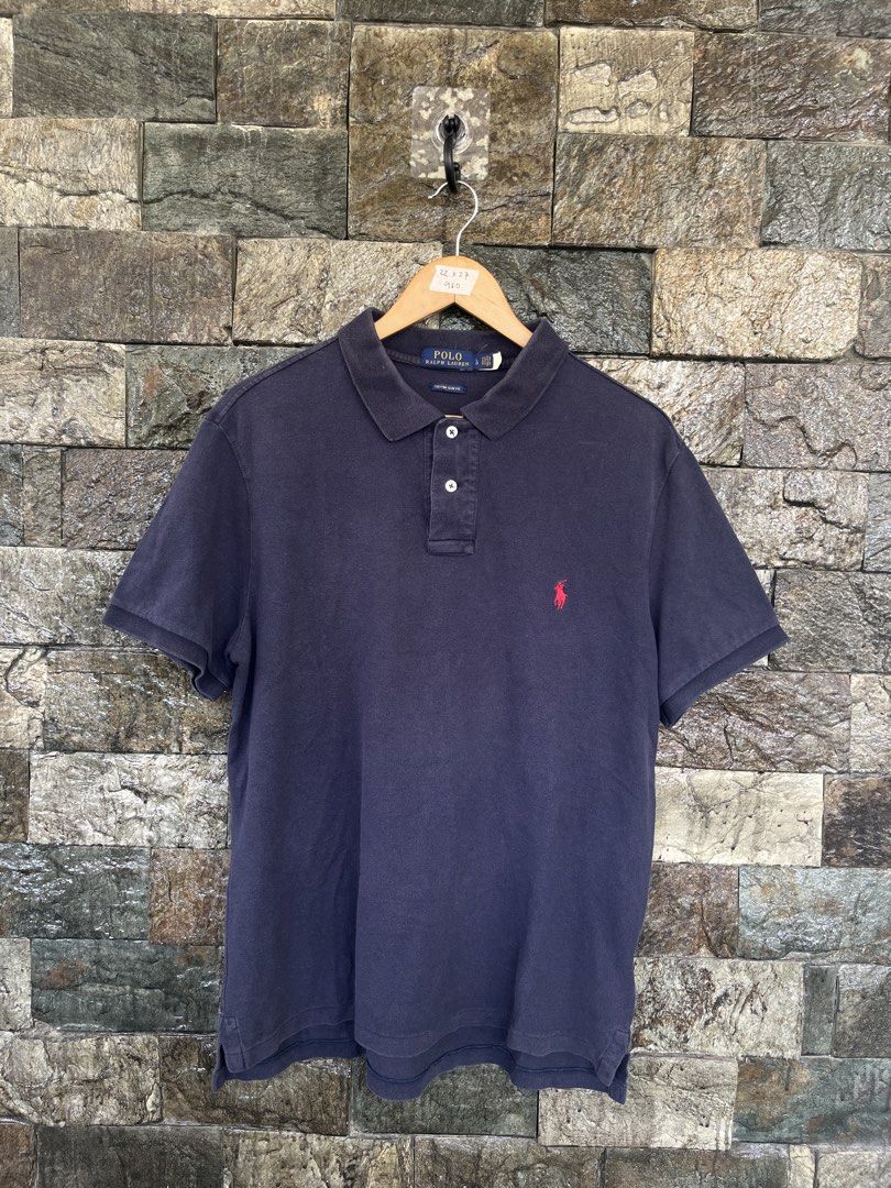Ralph Lauren Navy Blue Poloshirt (Category: Tshirts & Polo Shirts ) located in Cagayan de Oro. Submitted by curatedheirloomph_ (Listing ID 1468130468, Image 1). Description: 𝘿𝙞𝙢𝙚𝙣𝙨𝙞𝙤𝙣𝙨: 22x27 𝘽𝙚𝙨𝙩 𝙁𝙞𝙩: Medium - Large 𝘾𝙤𝙣𝙙𝙞𝙩𝙞𝙤𝙣 & 𝘾𝙤𝙡𝙤𝙧 𝙍𝙖𝙩𝙚: Very Good (9/10) 𝙄𝙨𝙨𝙪𝙚: Signs of usage 𝘼𝙪𝙩𝙝𝙚𝙣𝙩𝙞𝙘𝙞𝙩𝙮 𝘿𝙚𝙘𝙡𝙖𝙧𝙖𝙩𝙞𝙤𝙣: Authentic.