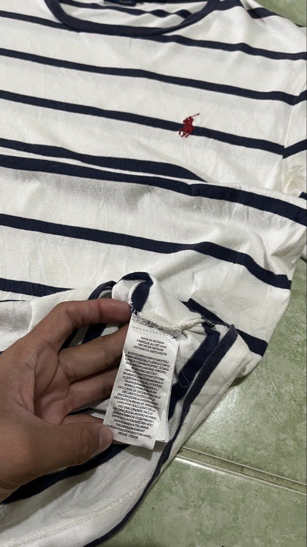 Ralph Lauren t shirt size medium (Category: Luxury Apparel) located in Manila. Submitted by veabianca (Listing ID 1468177821, Image 3). Description: Ralph Lauren t shirt Size medium 20 width 27 length Excellent condition Good as new No issue .