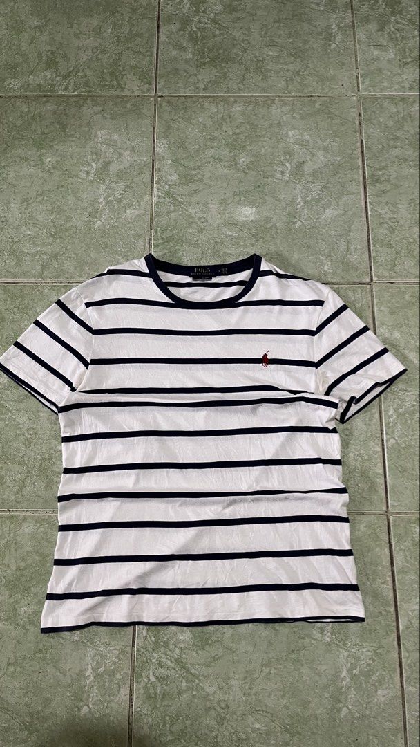 Ralph Lauren t shirt size medium (Category: Luxury Apparel) located in Manila. Submitted by veabianca (Listing ID 1468177821, Image 1). Description: Ralph Lauren t shirt Size medium 20 width 27 length Excellent condition Good as new No issue .