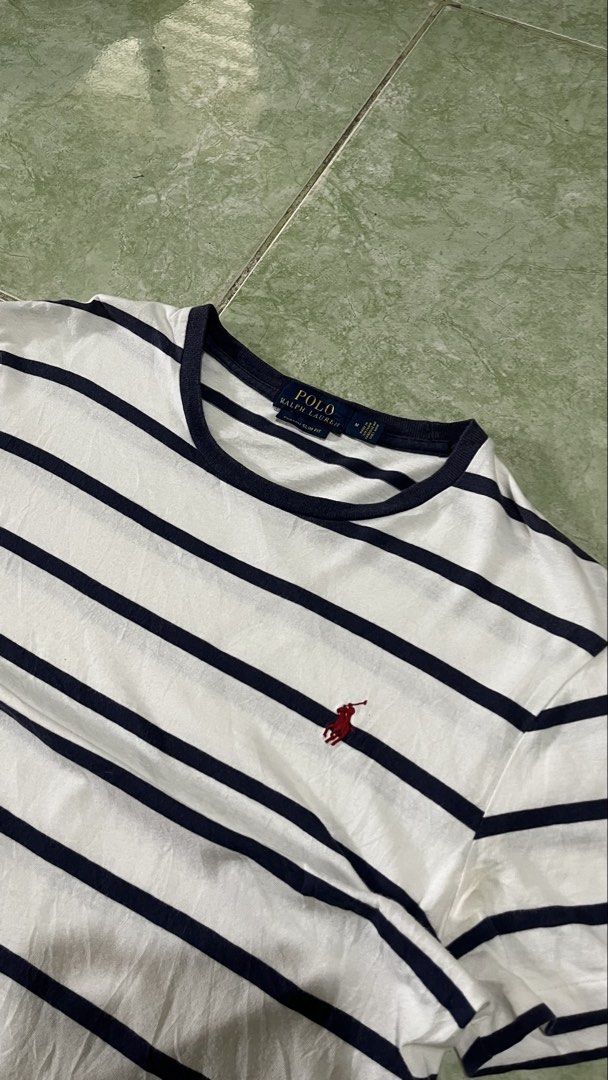 Ralph Lauren t shirt size medium (Category: Luxury Apparel) located in Manila. Submitted by veabianca (Listing ID 1468177821, Image 2). Description: Ralph Lauren t shirt Size medium 20 width 27 length Excellent condition Good as new No issue .