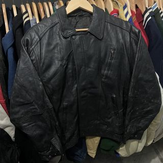 (Category: ) located in . Submitted by itsvintageclothing (Listing ID 1468157143, Image 1). Description: .