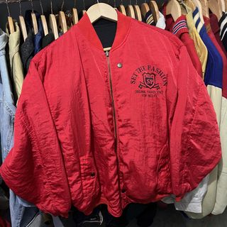 (Category: ) located in . Submitted by itsvintageclothing (Listing ID 1468158088, Image 1). Description: .