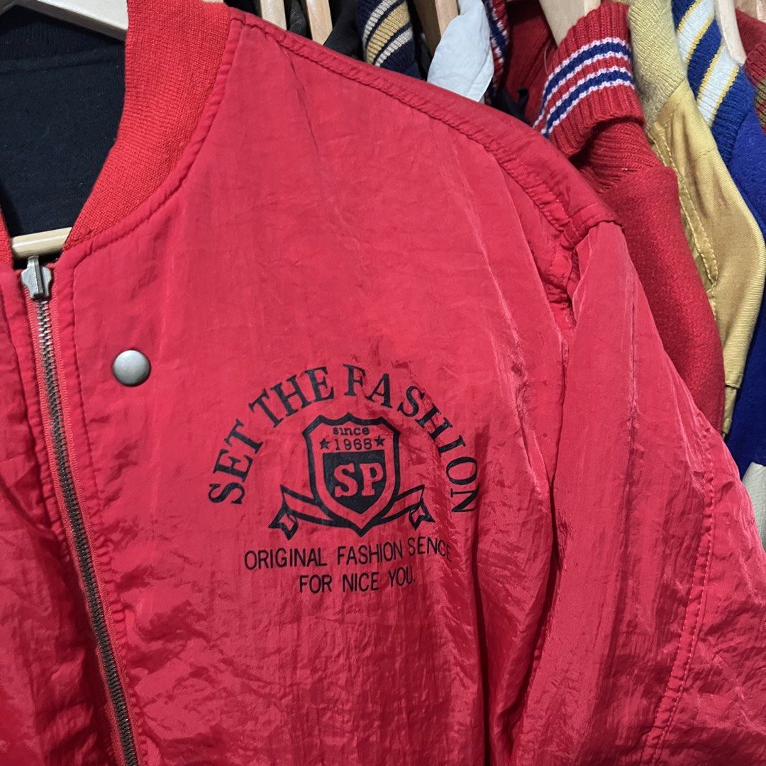 Random reversible bomber jacket (Category: Coats, Jackets and Outerwear) located in Baguio. Submitted by itsvintageclothing (Listing ID 1468158088, Image 2). Description: Length 25 Pit to pit 23.