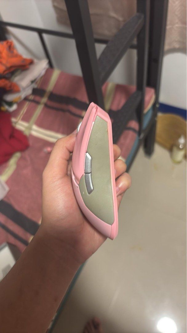 Razer Viper Ultimate (Category: Mouse & Mousepads) located in Manila. Submitted by hale.kutkut (Listing ID 1468071208, Image 3). Description: Directly send me a private message if you are interested and want more closer and clearer pictures. .