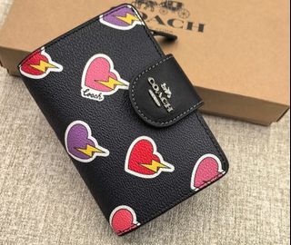 (Category: ) located in . Submitted by authentic_coach_mk_bag_murah (Listing ID 1468108126, Image 1). Description: .