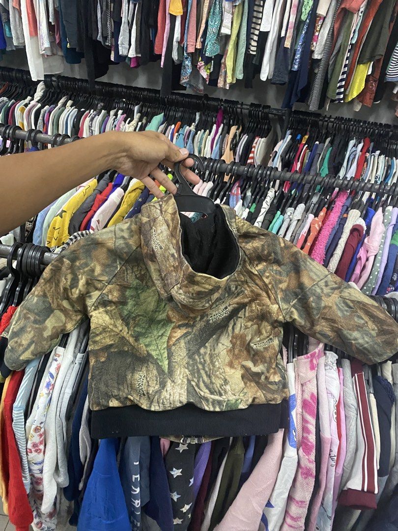 Realtree active jacket (Category: Babies & Kids Fashion) located in Las Pinas. Submitted by mark2k05 (Listing ID 1468173123, Image 3). Description: 1 Unoticeable pinhole.