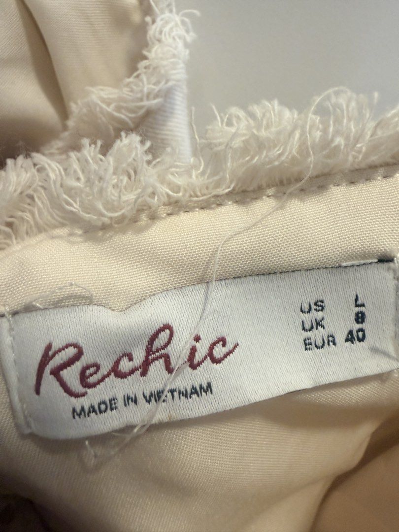 Rechic vietnam tube top (Category: Sleeveless) located in Quezon City. Submitted by destashingmycloset (Listing ID 1468116817, Image 2). Description: Altered to a smallp.