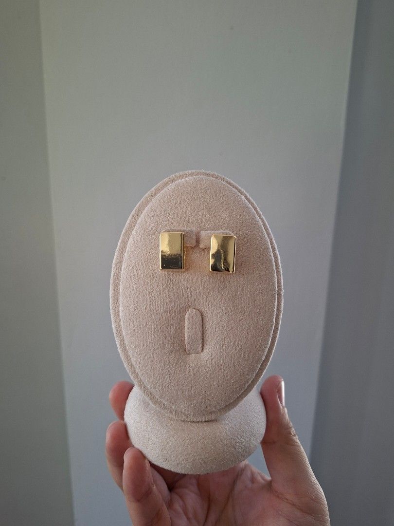 Rectangular Solid Stainless Steel Hoop Earrings (Category: Earrings) located in Dasmarinas. Submitted by danabrie22 (Listing ID 1468207770, Image 1). Description: very well-made, excellent crafstmanship 10/10 condition brand new stainless steel made in Hongkong.