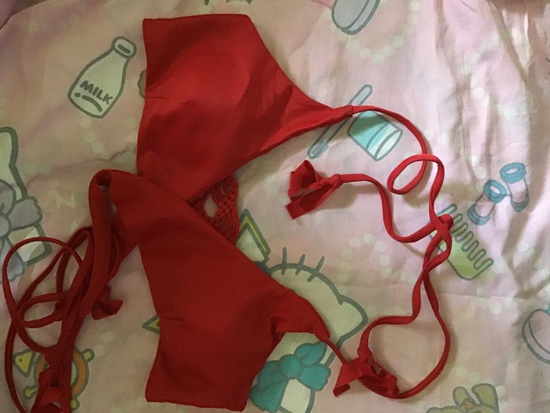 Red Bikini Top (Category: Bikinis & Swimsuits) located in Delfin Albano (Magsaysay). Submitted by patronumist (Listing ID 1468104505, Image 3). Description: Can fit s-l.