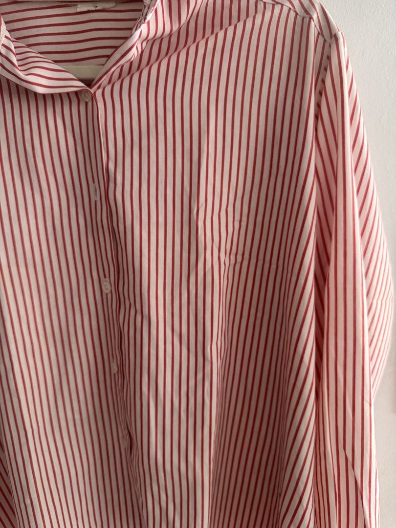 Red Striped Long Sleeve (Category: Longsleeves) located in Paranaque City. Submitted by simplylizzy (Listing ID 1468079577, Image 3). Description: best fir to med to large.