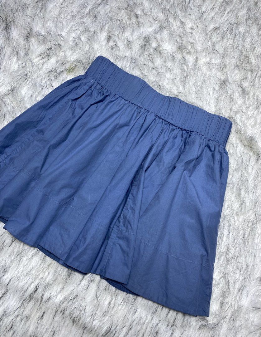 Red tag skirt (large/xl) (Category: Skirts) located in Manila. Submitted by csjlgen (Listing ID 1468173440, Image 3). Description: .