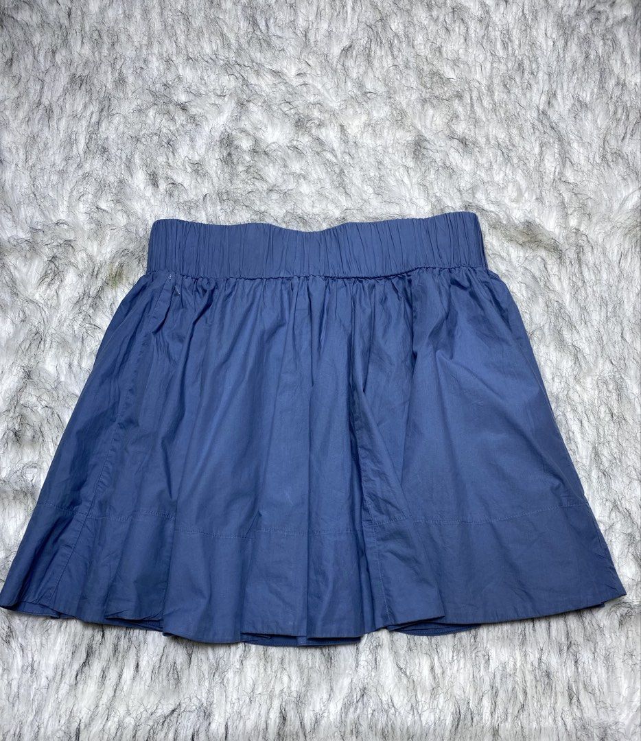 Red tag skirt (large/xl) (Category: Skirts) located in Manila. Submitted by csjlgen (Listing ID 1468173440, Image 2). Description: .
