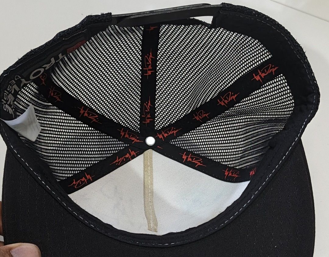 Redbull trucker cap (Category: Caps & Hats) located in Naga. Submitted by otaydenyoks (Listing ID 1468199096, Image 3). Description: .