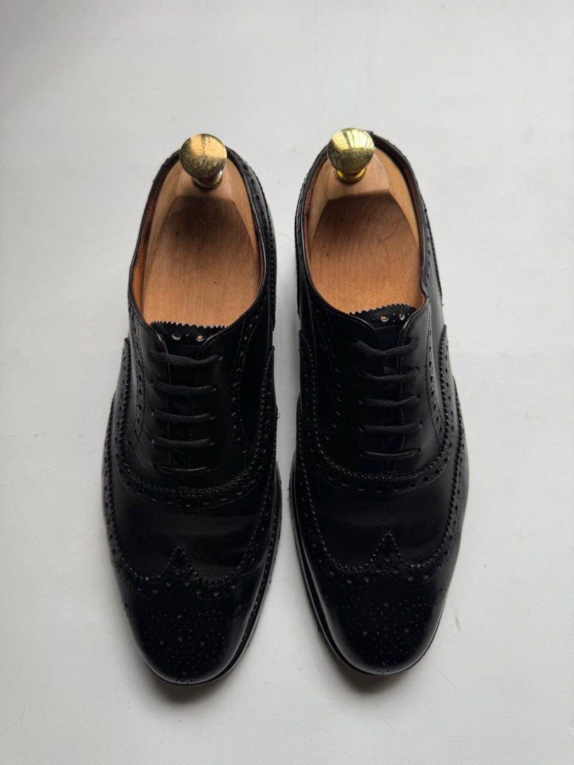 Regal Wingtip Oxford (Category: Casual Shoes) located in Cagayan de Oro. Submitted by thrift_crate.ph (Listing ID 1468227882, Image 1). Description: ʀᴇɢᴀʟ ᴡɪɴɢᴛɪᴘ ᴏxғᴏʀᴅ 𝟽ᴜs / 𝟸𝟻ᴄᴍ 𝐒𝐢𝐳𝐞: 7US / 25cm 𝐂𝐨𝐧𝐝𝐢𝐭𝐢𝐨𝐧 𝐫𝐚𝐭𝐞: 9.5/10 𝐂𝐨𝐥𝐨𝐫 𝐫𝐚𝐭𝐞: 10/10 Issue/s: Minimal heel drag .
