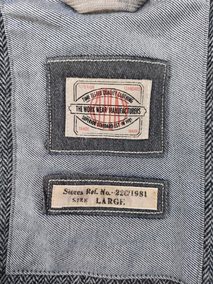 Replay mens jacket (large) (Category: Coats, Jackets and Outerwear) located in Baguio. Submitted by archival_thrifted.ph. (Listing ID 1468134229, Image 2). Description: FOR SALE‼️ .REPLAY MENS JACKET .EXCELLENT CONDITION .LARGE ON TAG .PHP 1200 PLUS SF .❌❌ COP/COD .MOP GCASH .COURIER J&T .BAGUIO AREA .DM FOR SURE BUYER TY.