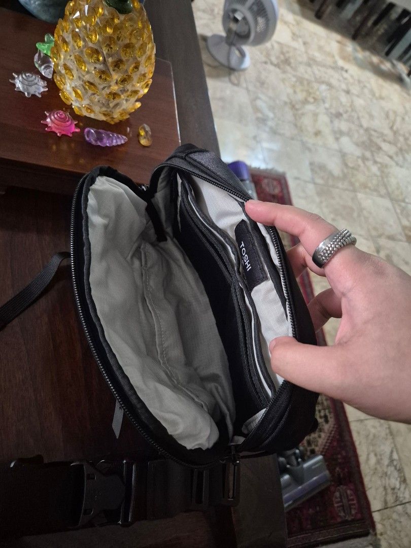 Rework Toshi Sling 2.5L V2 (Category: Sling Bags) located in San Juan City. Submitted by leea.v.e (Listing ID 1468088429, Image 3). Description: Rework Toshi Sling 2.5L V2 Condition: 9.5/10 - No damages/flaws; can send video - Used once only. Haven't used the strap because I find it too thick; used a diff. one upon use - No original packaging, but I will pack in dust bag + paper bag Rfs: doesn't match my carry setup; need bigger sling Currently r