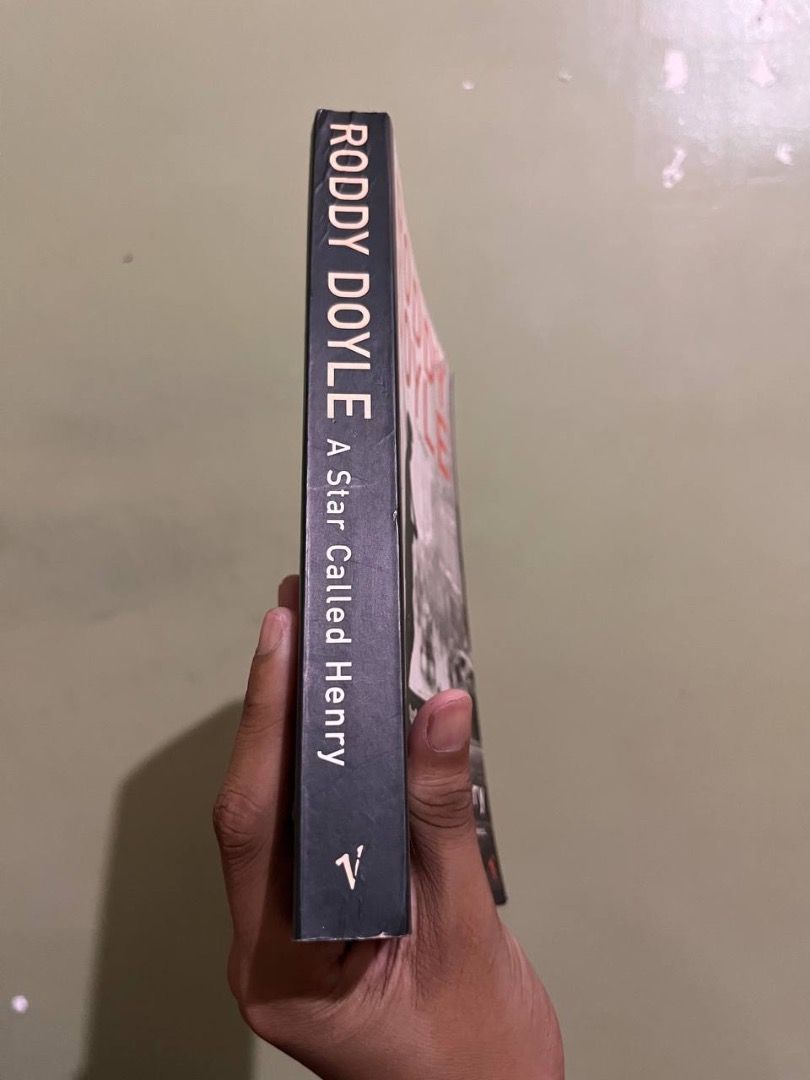 Roddy Doyle - A Star Called Henry (Category: Storybooks) located in Carmen. Submitted by grei.librongbaligya. (Listing ID 1468153946, Image 2). Description: Roddy Doyle - A Star Called Henry Light shelf rubbing at the top and bottom spine. Regular paperback..